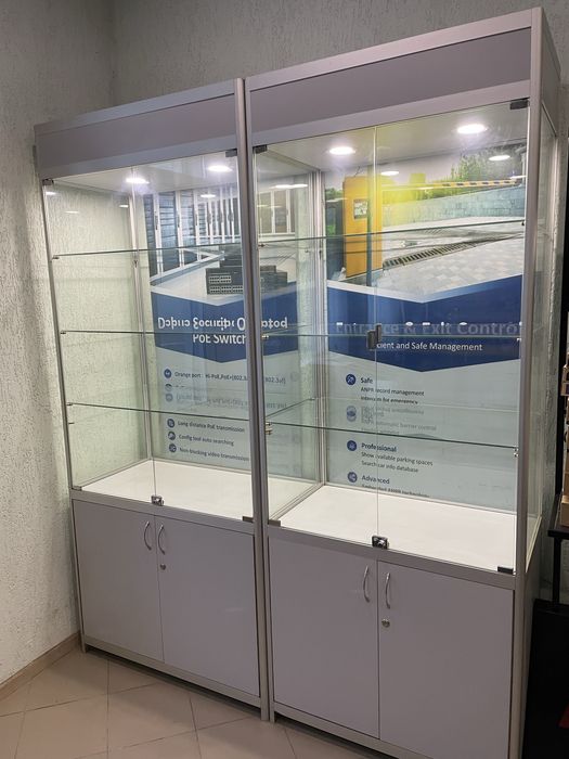 Продам вітрини скляні