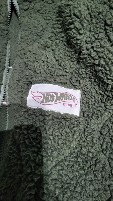 Casaco quentinho com 3 bolsos da HotWheels