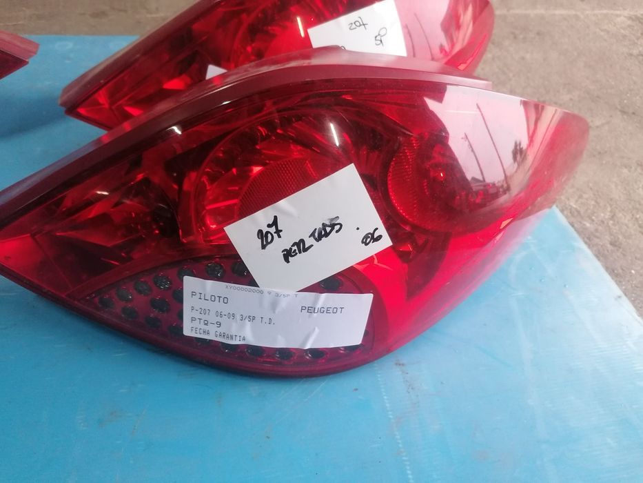 Farolins traseiros peugeot 207