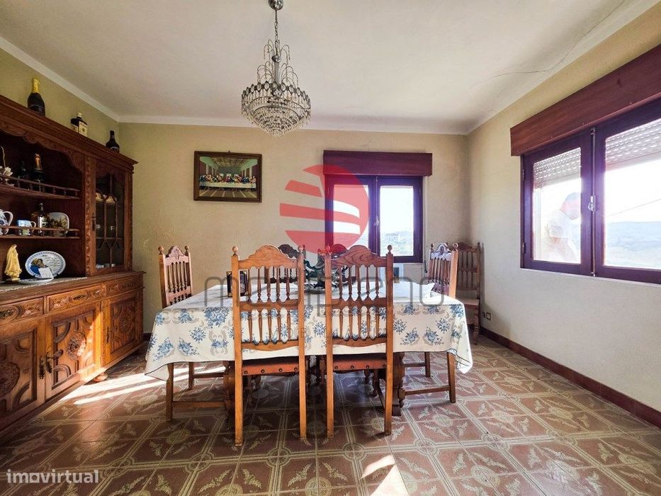 Moradia T4 C/ Garagem E Terreno