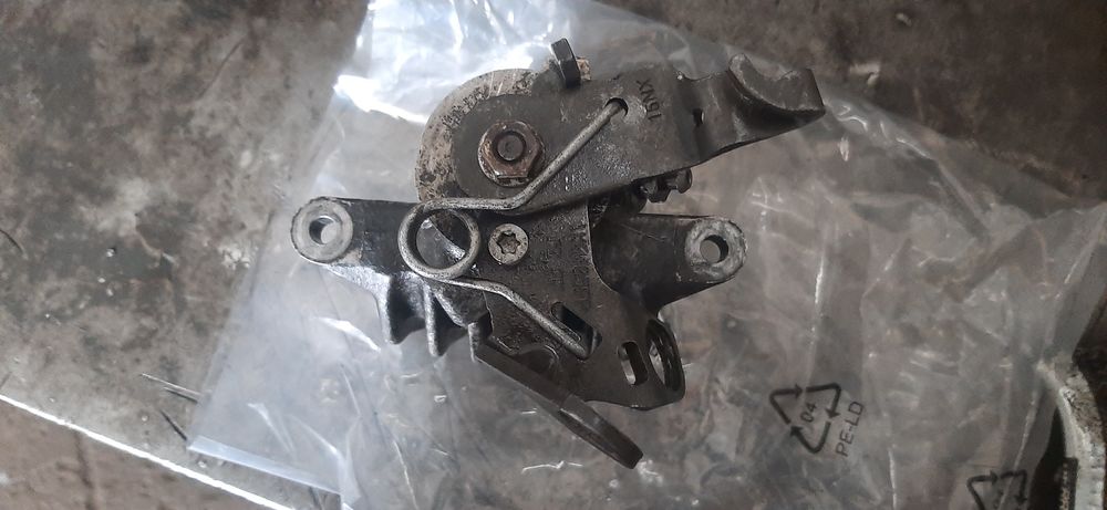 Продам супорт задній лівий шкода а 5