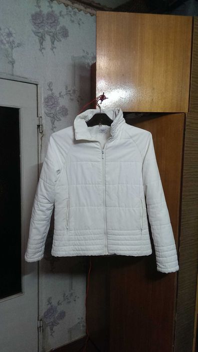 Женская лёгкая Куртка  ветровка Xdye размер L в отличном состоянии