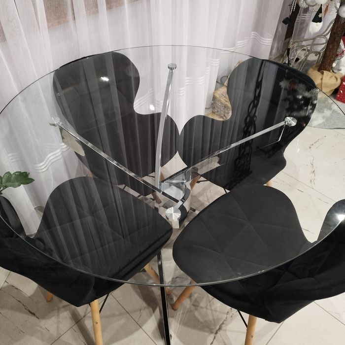 Stół z krzesłami nowoczesny