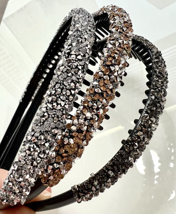 Обруч с камнями для волосся