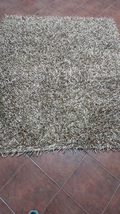 Jogo de tapetes verdes + carpete castanha