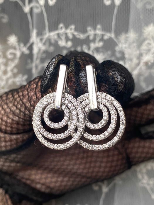 Сережки з підвісками, довгі та стильні сережки (колекція)