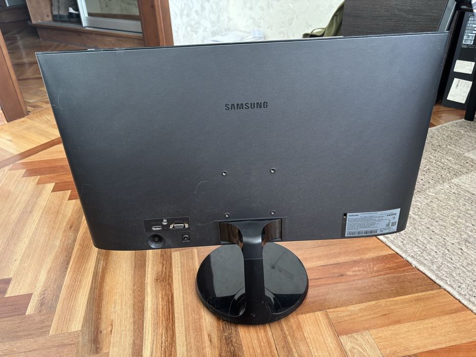 Монитор Samsung  S24F350FHI