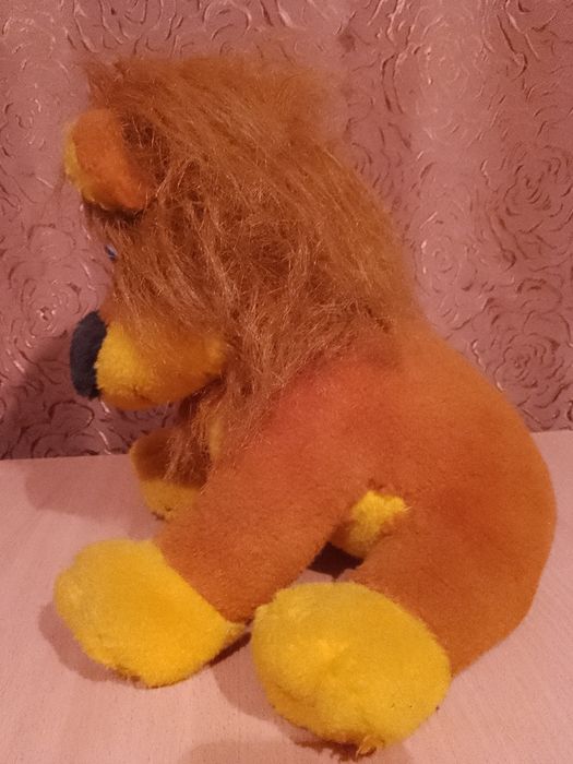 М'яка іграшка: левеня.