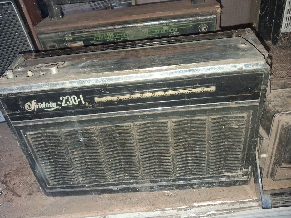 Радіоли та радіоприймачі