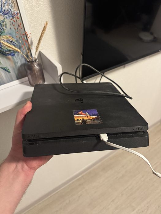 PS 4 Slim у чудовому стані