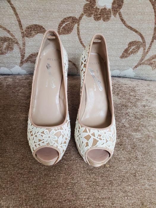 Sapatos NOVOS tam 38