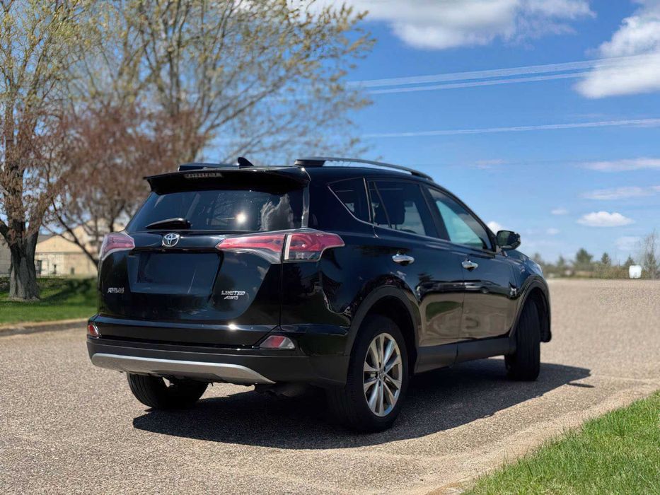 Toyota RAV4 Limited      2018