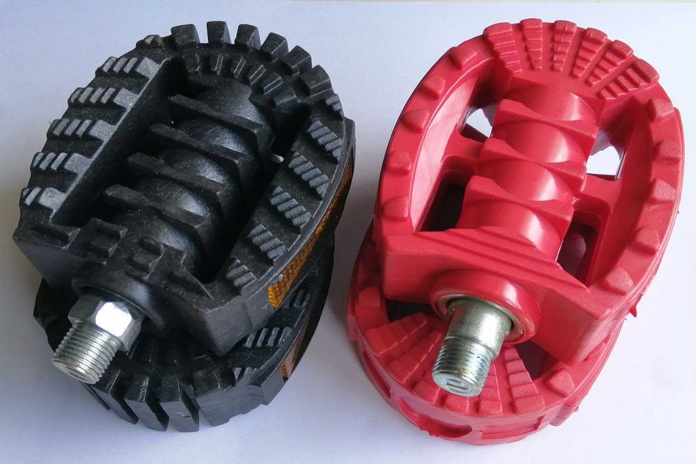 Pedais de bicicleta BMX de modelo antigo