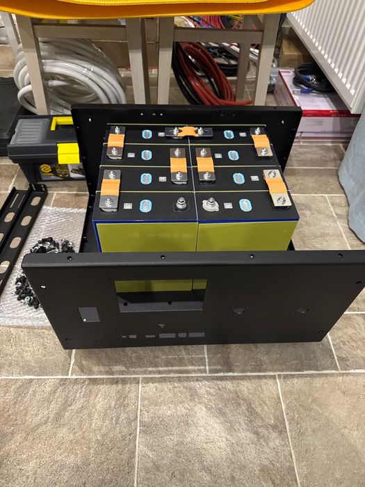 Встановлення інверторів та сонячний панелей