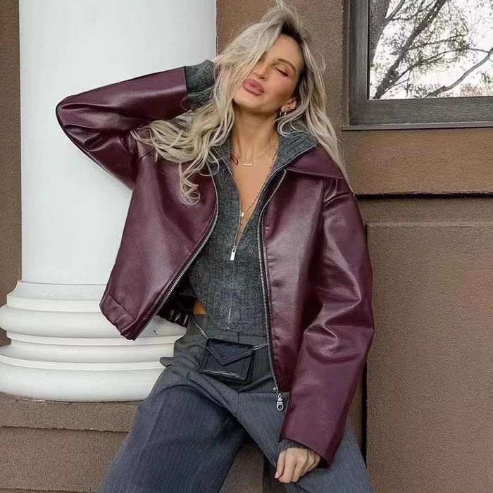 Шкіряна куртка жіноча