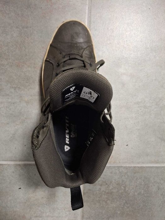 Botas Revit Arrow