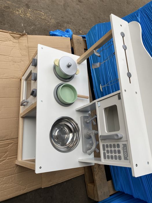 Кухня деревянна іграшкова для дітей