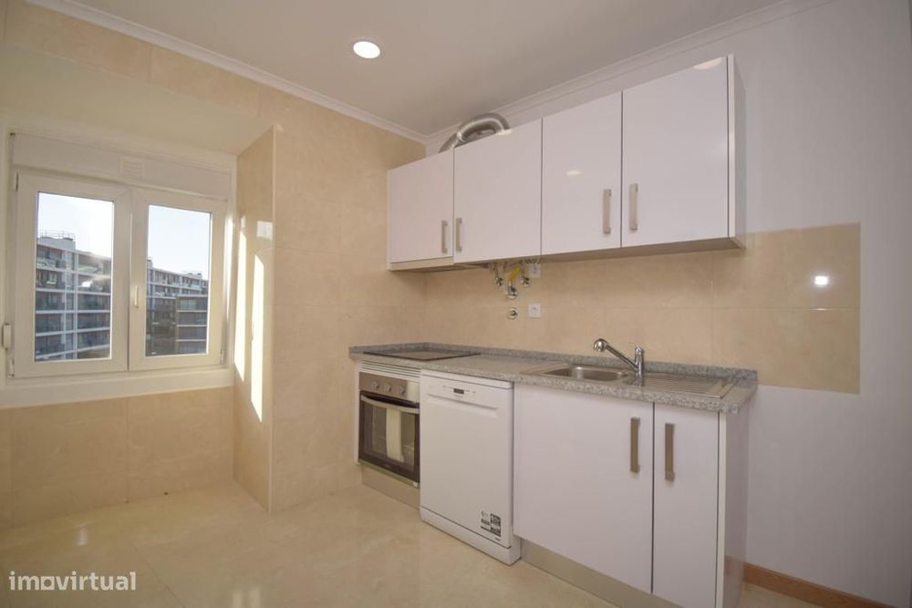 Fantástico Apartamento T3 Em Alcantara