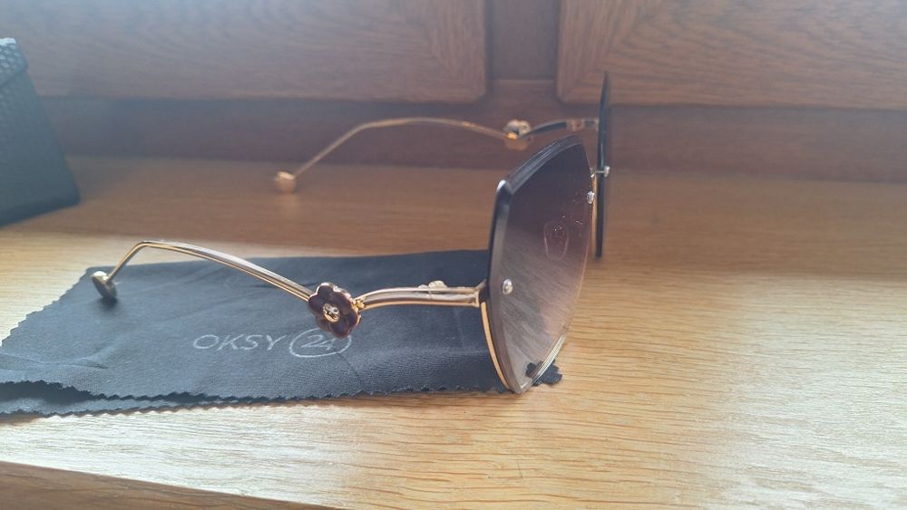 Okulary przeciwsłoneczne z etui