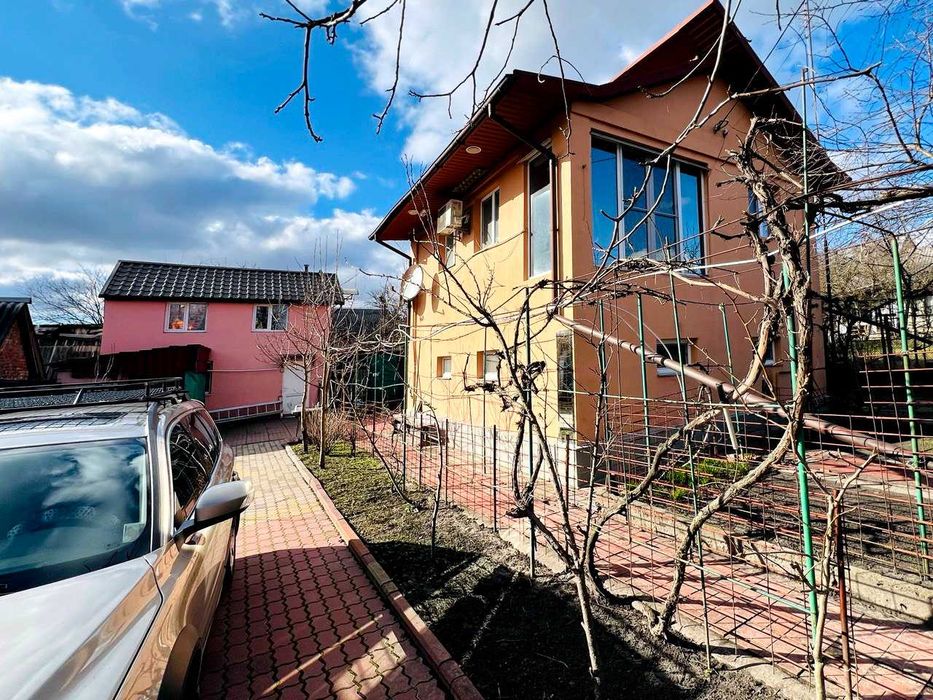 Круглик. Продам жилий дім. Газ,камін,баня. Ліс,озеро. м.Теремки 10хв