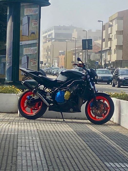 Honda  cbr  600f