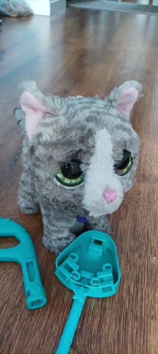 Interaktywny kotek na smyczy Husbro Furreal