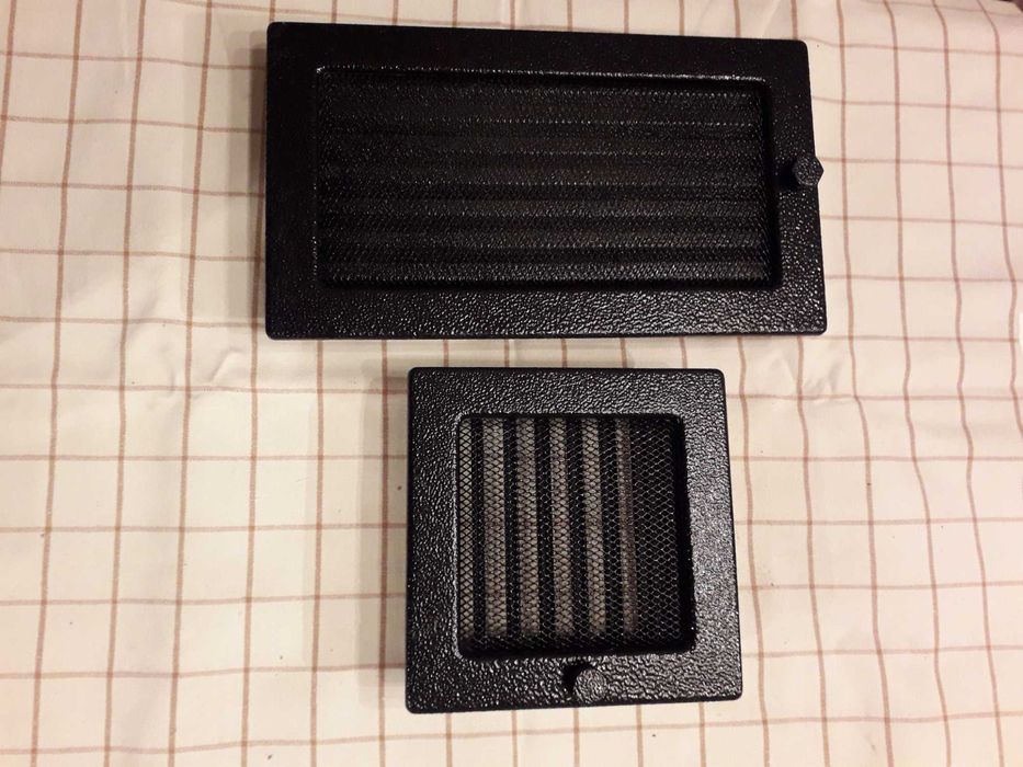 Kratki wentylacyjne z żaluzjami, czarne: 14x14 – 1 szt. 14x28 – 1 szt.