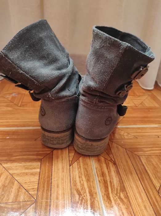 Botas em camurça marca Manuel Alves Tam 37/38