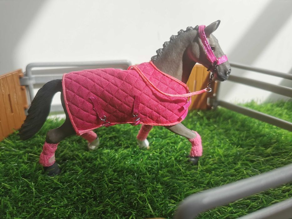 Ręcznie robiony: kantar, derka, owijki dla koni schleich/collecta.