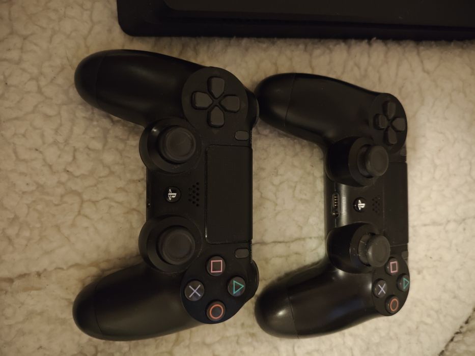 Ps4 com 2 comandos