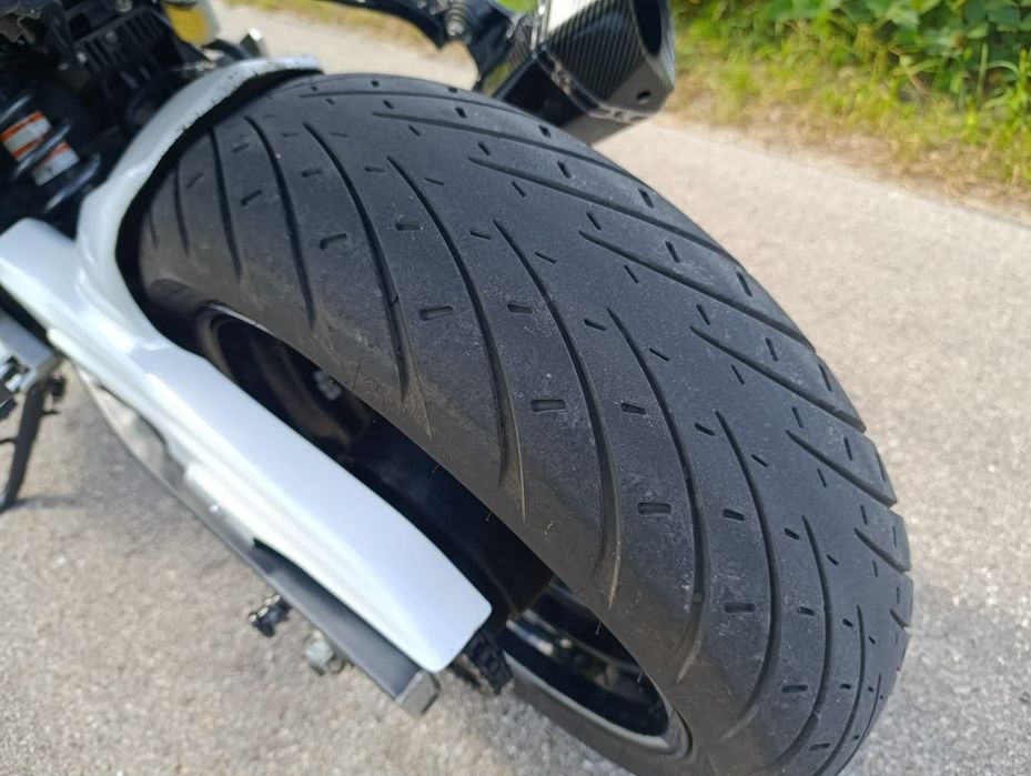 Suzuki  GSR  750