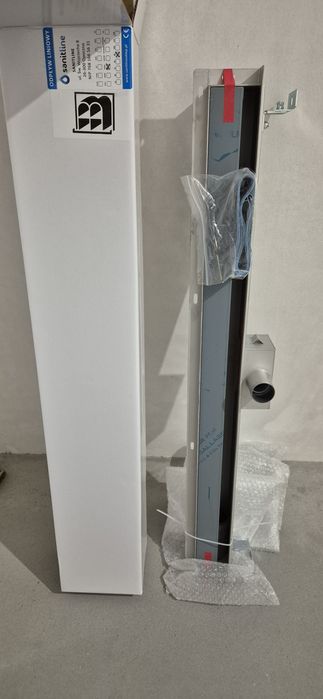 Odpływ liniowy ścienny SANITLINE 90 cm nierdzewny lub pod płytkę