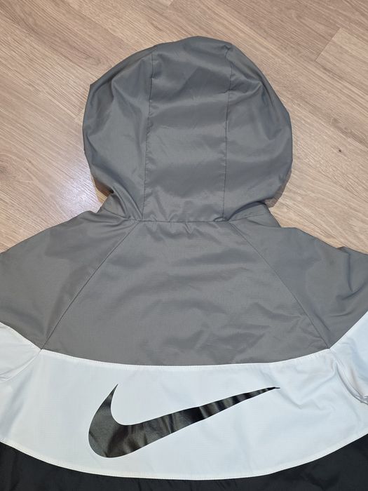 Вітровка Nike на 12-13років, 147-158см