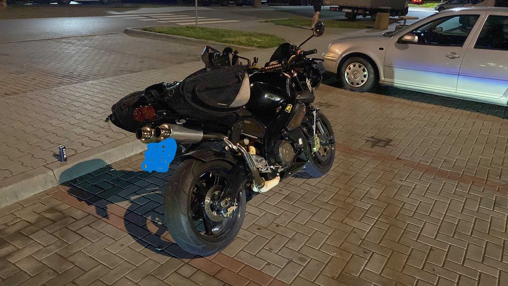 Aprilia RSV 1000 Tuono R