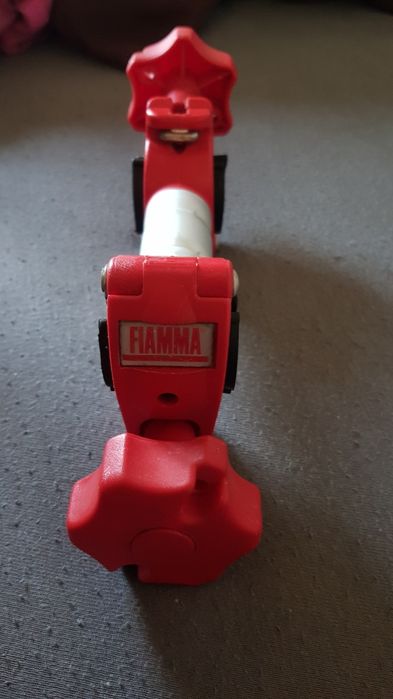 Uchwyt mocujący rowery  Fiamma na bagażniku ppy lub kampera.