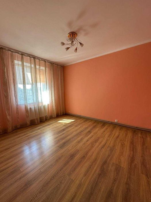 Продаж 4к квартири в спальному районі.Готова до проживання.Індивідуальне опалення.