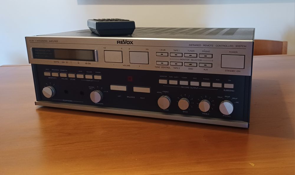 Amplificador Integrado Revox B251 c/ Comando