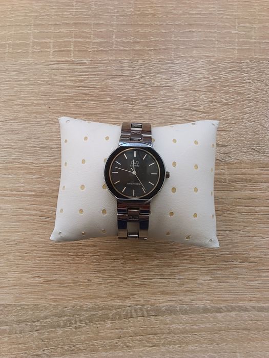 Годинник  Q&Q жіночій