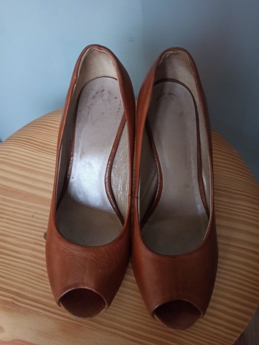 Szpilki 36 skórzane