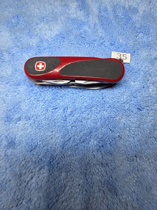 Wenger Evolution  Swiss Made – швейцарський ніж, мультитул