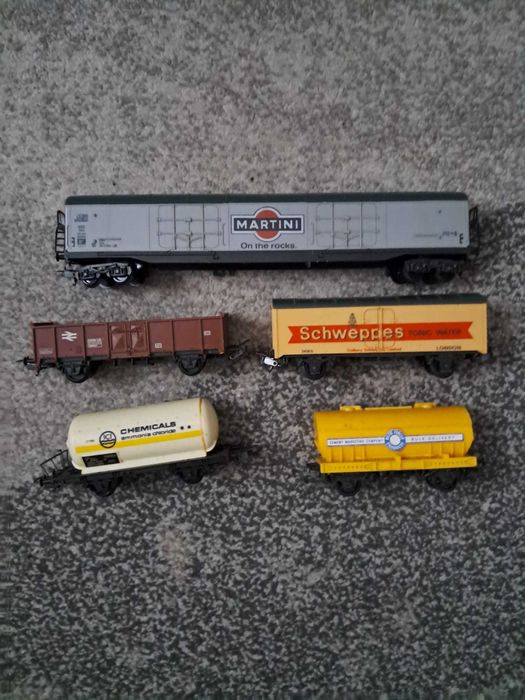 Kolekcjonerski zestaw 5 wagonów retro Tri-ang Hornby Martini OO