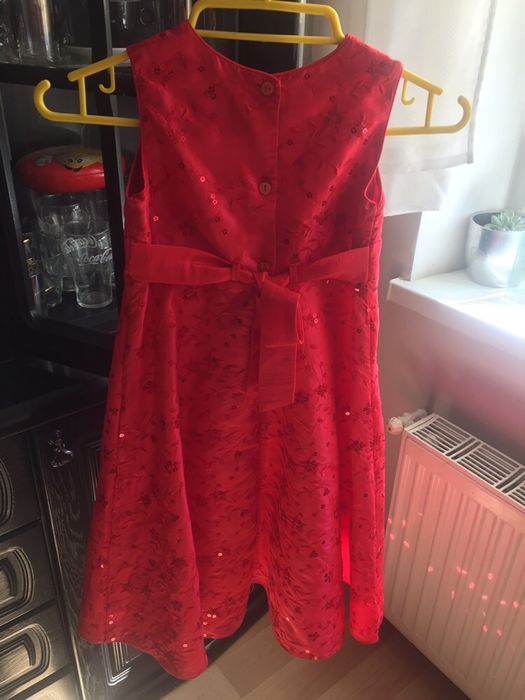 Sukieneczka  na 128 -140 czerwona.