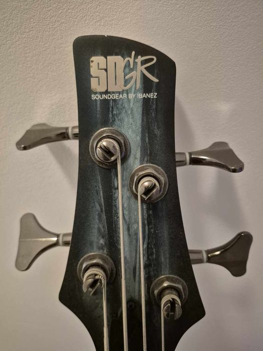 Sprzedam gitarę basowa
