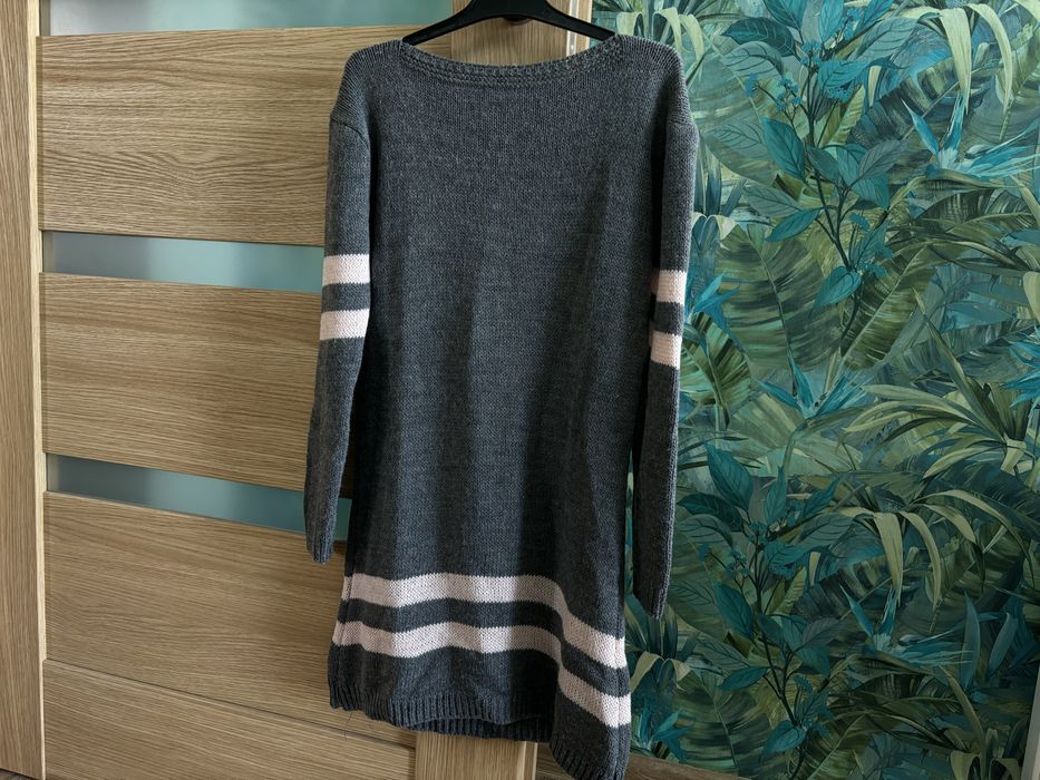 długi sweter dziewczęcy