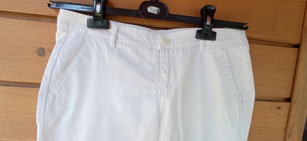 Białe spodnie Chino United Colors of  Benetton