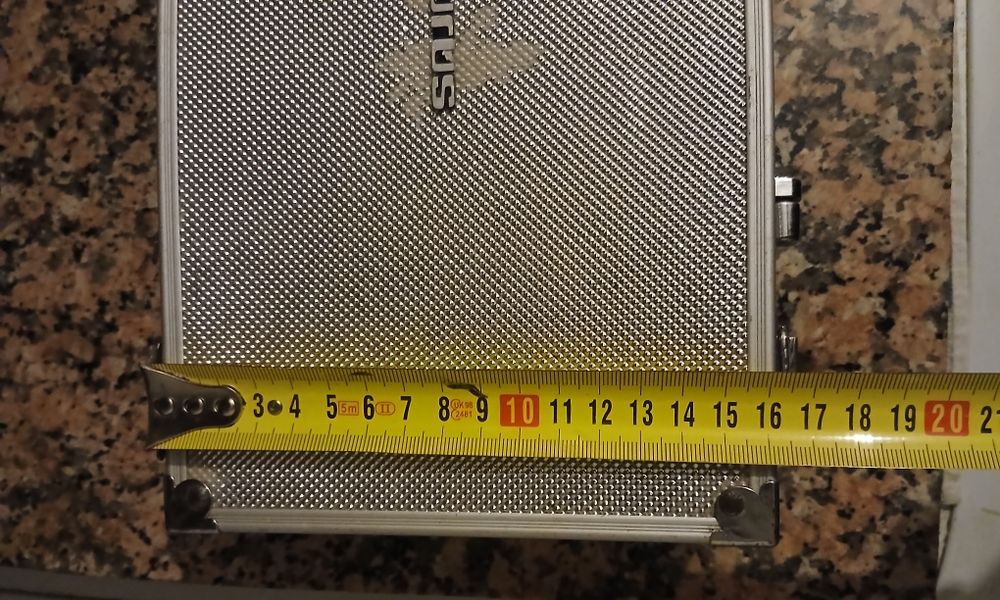 Mala Pequena de Aluminio para Arrumação medidas nas fotos