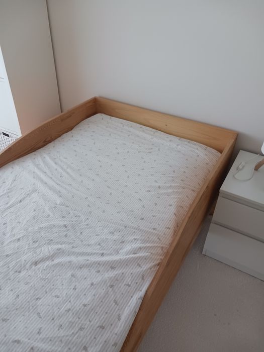 Cama individual madeira