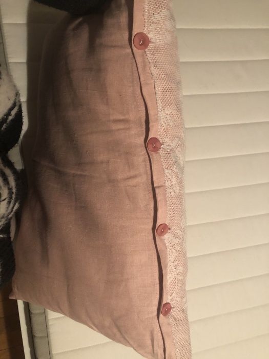 Almofadas linho e renda