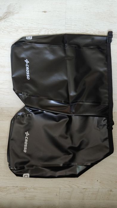 Crosso Sakwa Dry 60 Czarna