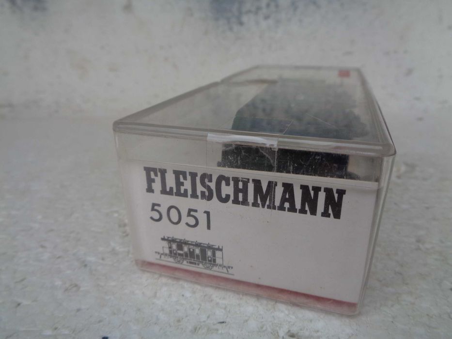 1:87 Fleischmann Carruagem de passageiros comboio refª 5051 COM LUZ